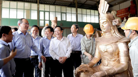 Chủ tịch MTTQ Nguyễn Thiện Nhân khảo sát làng nghề tại Nam Định