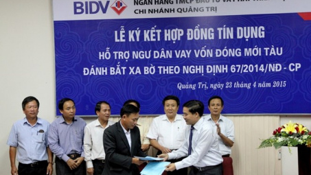 Quảng Trị: Ngư dân đầu tiên được vay vốn đóng tàu vỏ sắt