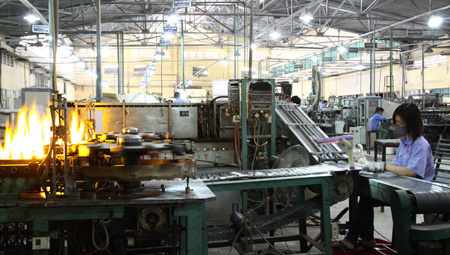 Cuộc "thử lửa" lớn nhất trong 60 năm của Bóng đèn Phích nước Rạng Đông