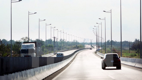Chuẩn bị khai thác 22km đầu tiên cao tốc hiện đại nhất Việt Nam