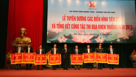 Cả TKV cùng thi đua