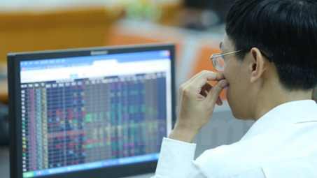 VN-Index xuyên thủng ngưỡng 530