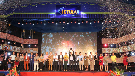 Con Đường Việt - một năm nhìn lại