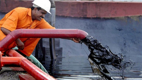 Iran hối thúc OPEC cắt giảm sản lượng dầu mỏ để bình ổn giá