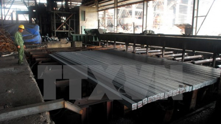 Tôn, thép Việt Nam đối mặt với nguy cơ từ tranh chấp thương mại