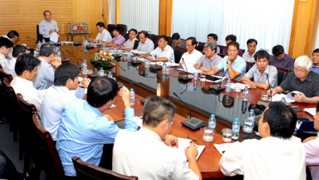 Tập trung hoàn thành các nhiệm vụ chính trị và kinh tế trọng tâm trong năm 2015