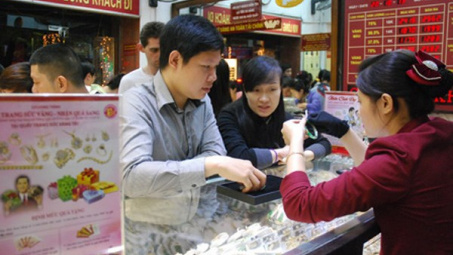 Vàng trong nước và thế giới đi ngang trong phiên mở cửa đầu tuần