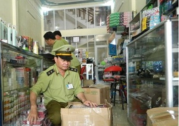 Bắc Giang: Thu giữ hơn 1.100 hộp, chai mỹ phẩm không rõ nguồn gốc