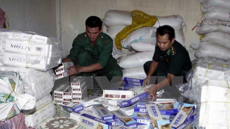 Tây Ninh:Thu giữ gần 12.000 bao thuốc lá và 1 tấn đường cát nhập lậu