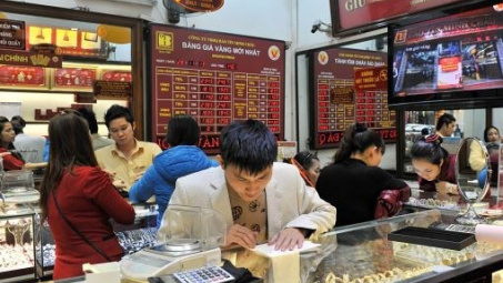 Giá vàng SJC tăng nhẹ, chênh lệch với thế giới gần 3,5 triệu đồng