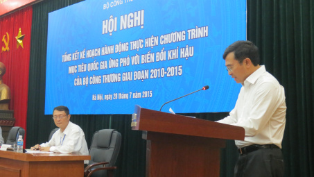 Ứng phó BĐKH gắn với tăng trưởng xanh và bền vững