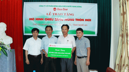 Rạng Đông chung tay “thắp sáng vùng quê”