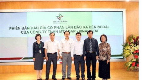 Bán cổ phần nhà nước tại doanh nghiệp theo lô: Số lượng cổ phần 1 lô không quá 5% vốn điều lệ 