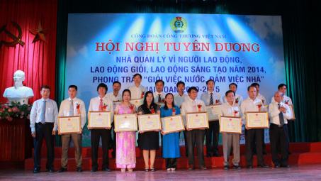 Khen thưởng đúng người đúng việc, tạo động lực phát triển thi đua