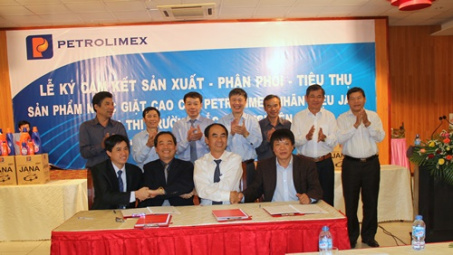 Xăng dầu Bắc Tây Nguyên phát động phong trào thi đua “Người Petrolimex sử dụng hàng Petrolimex và kinh doanh hàng Petrolimex”: 100% CNVC-LĐ biết bán hàng!
