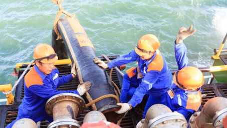 Xăng dầu - Đâu chỉ là chuyện những cây xăng