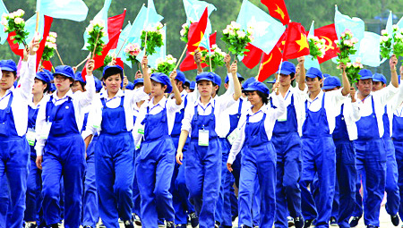 “Đường lớn đã mở đi tới tương lai...”