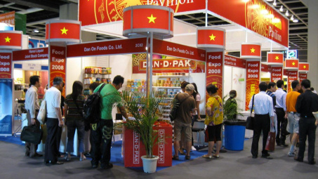 Vietnamese enterprises attend trade fair in Cambodia