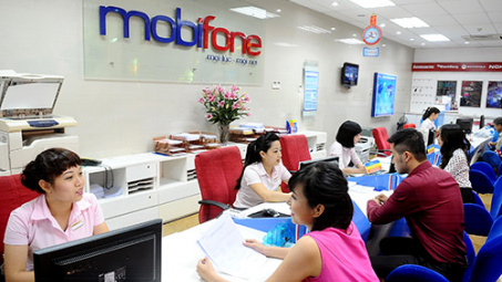 MobiFone to sell its shares at SeABank and TPBank