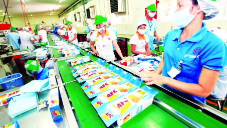 PM demands removal of obstacles to production, business