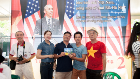 CLB bia hơi Hà Nội: Sôi động, hấp dẫn với “Suất ăn Obama”