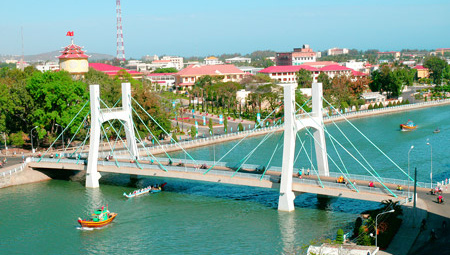 Binh Thuan seeks solutions to improve its business environment