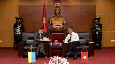 Thứ trưởng Trần Quốc Khánh tiếp Đại sứ đặc mệnh toàn quyền Ukraine 