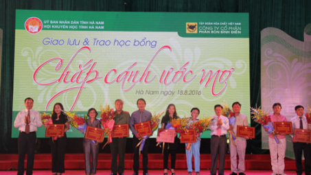 Công ty CP Phân bón Bình Điền: Chắp cánh ước mơ cho các em nghị lực vượt khó
