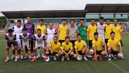 Khai mạc Cúp Tạp chí Công Thương 2016, nghẹt thở FC Ngôi Sao ghi liền 4 bàn gỡ hoà kiếm 1 điểm