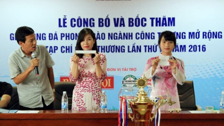 12 đội tranh chức vô địch giải bóng đá cúp Tạp chí Công Thương