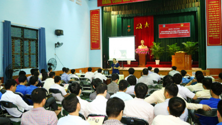Than Nam Mẫu tuyên truyền phòng, chống tệ nạn xã hội 