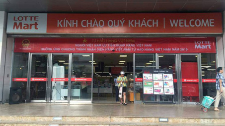 100% trung tâm thương mại và siêu thị của hệ thống Lotte Mart tại Việt Nam treo băng rôn, hưởng ứng Chương trình Nhận diện hàng Việt Nam