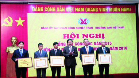 Xây dựng hệ thống chính trị vững mạnh 