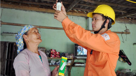 EVN HANOI: Nhiều hoạt động thiết thực trong tháng “Tri ân khách hàng”