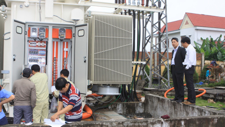 Đóng điện dự án nâng công suất tại TBA 220 kV Hòa Khánh