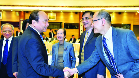 Prime Minister seeks advice for development from international experts