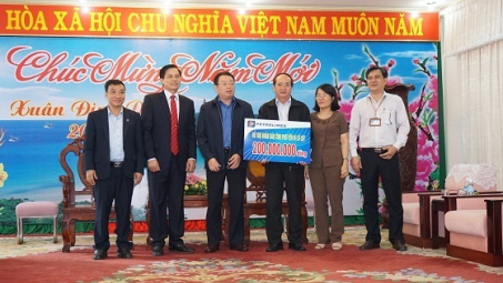 Petrolimex Khánh Hòa: Chia sẻ với người dân bị ảnh hưởng lũ lụt tỉnh Phú Yên