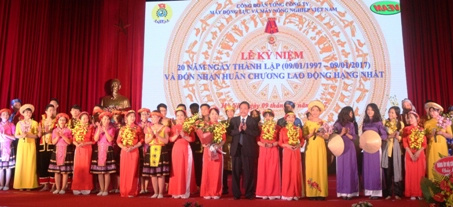 "Muốn đi nhanh thì đi một mình - Muốn đi xa thì đi cả gia đình"