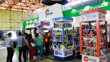 Introducing Vietnamese goods at Havana International Fair