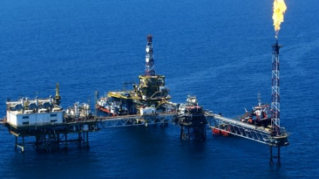 Deputy PM pledges all possible support to investors in oil and gas sector