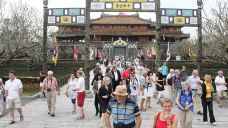 Deputy PM ask Thua Thien Hue to develop tourism into its spearhead economy