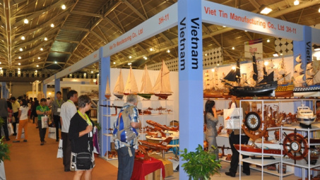 Ho Chi Minh City, Singapore strengthen economic links