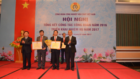 Công đoàn VADFCO: Thi đua để đạt mục tiêu sản xuất