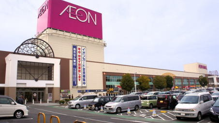 Japanese investors shift eye to service sector