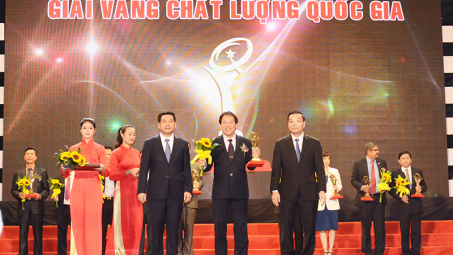 Xăng dầu Dung Quất đạt giải Vàng chất lượng quốc gia 2016