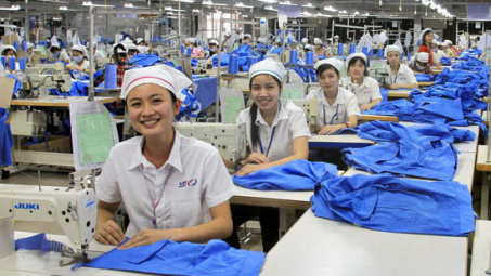  Vietnamese apparel firms avoid stock market for now