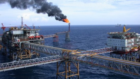 Oil price increases help pull VN Index up