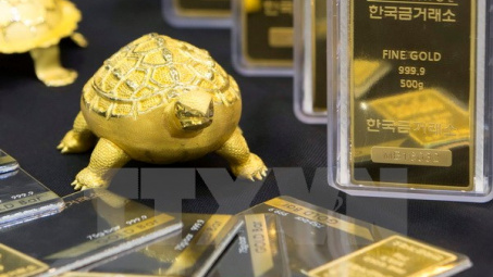 Giá vàng rơi xuống mức thấp nhất trong hai tuần