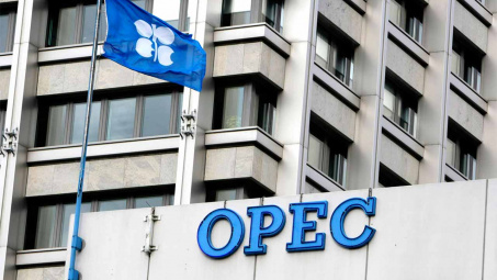 Giá dầu tăng do OPEC có thể gia hạn thỏa thuận cắt giảm sản lượng sang năm 2018