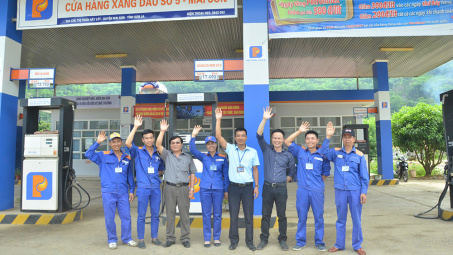 Cửa hàng là nhà, khách hàng là người thân